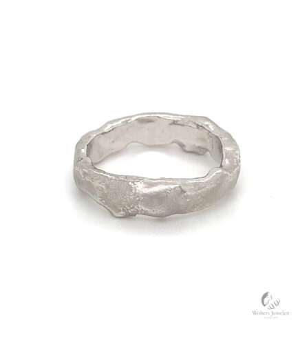 Specials Ring